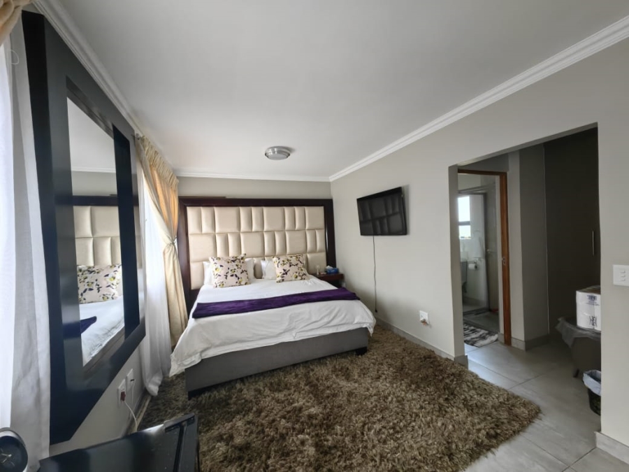 To Let 3 Bedroom Property for Rent in La Camargue Private Country Estate North West